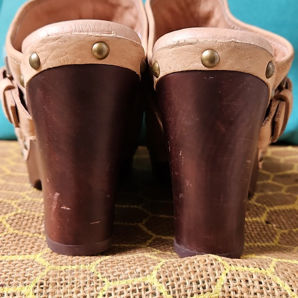 UGG Natalee Tan Leather Mules with Wooden Heel - Picture 4 of 5